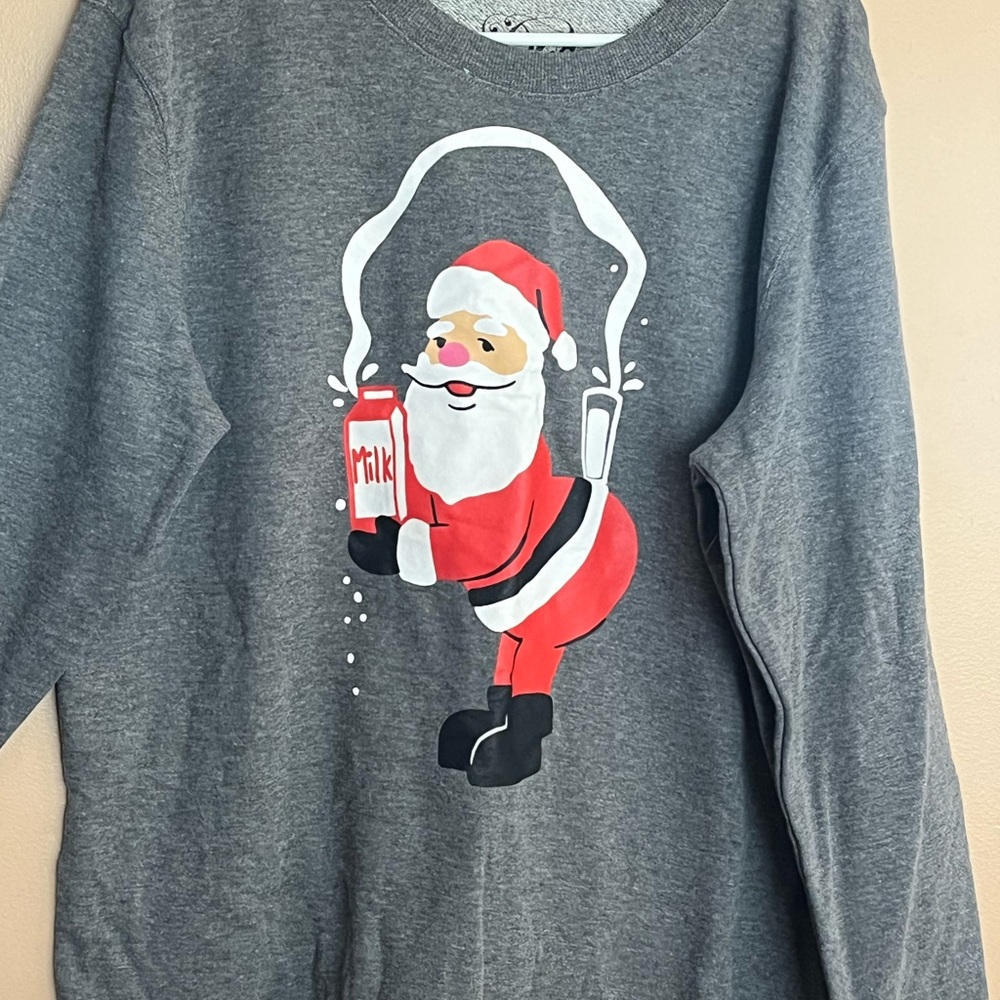 Gray Santa Graphic Break the Season Juniors Sweatshirt XL NWT